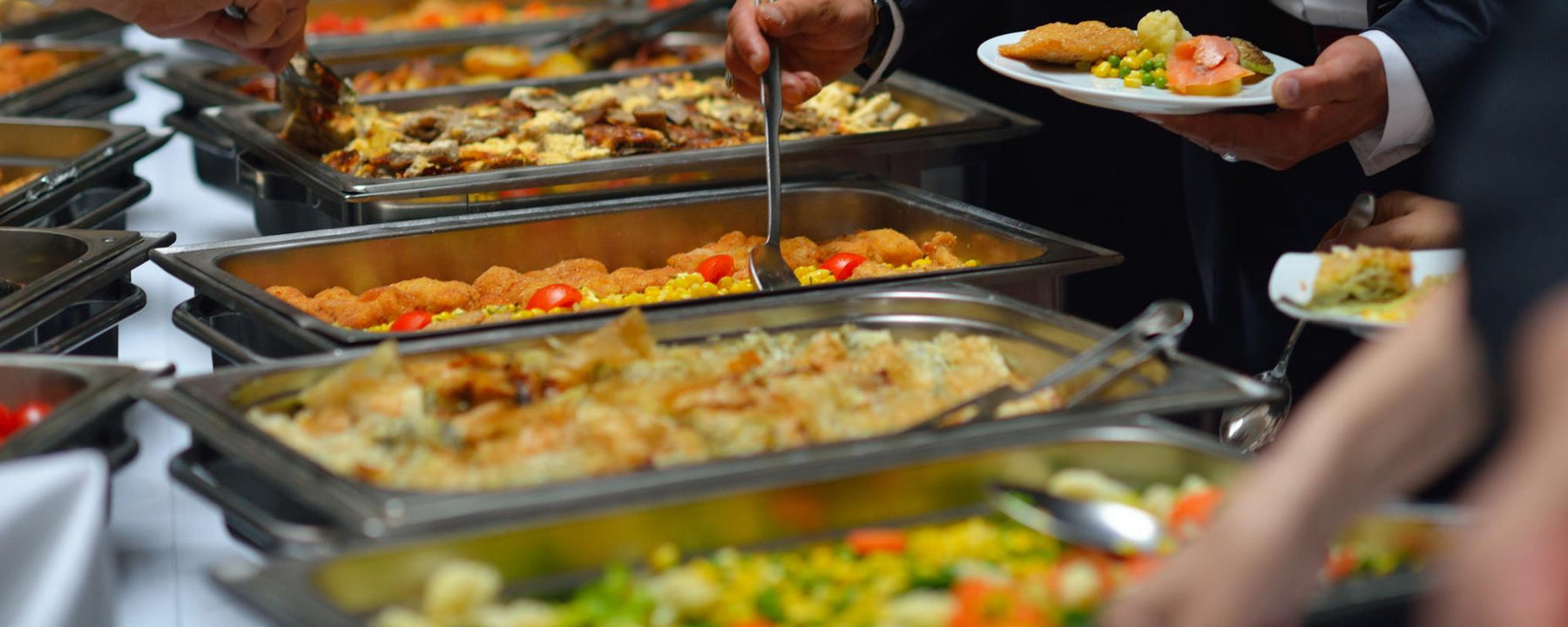 Cold Weather Catering: How Pros Serve Hot Food in Winter