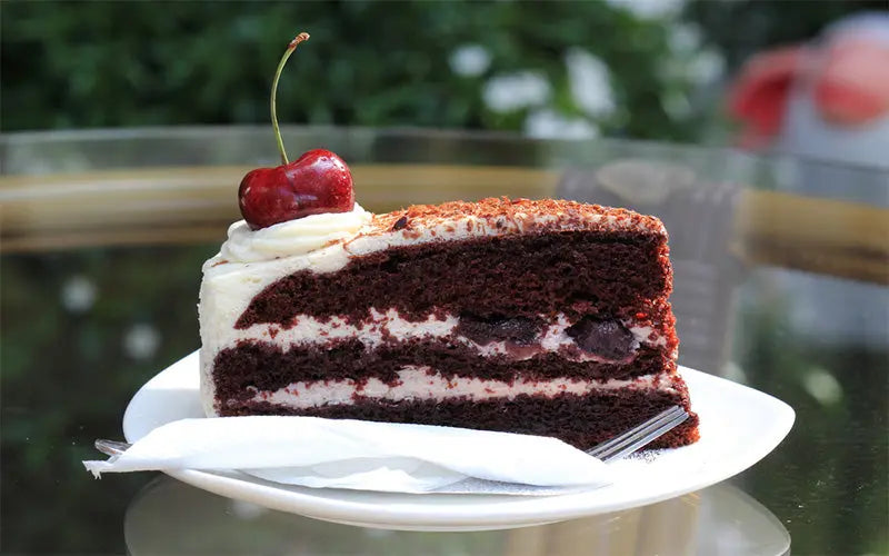 Black-Forest-Cake-Calories-How-To-Calculate-The-Caloric-Content KitchenDance