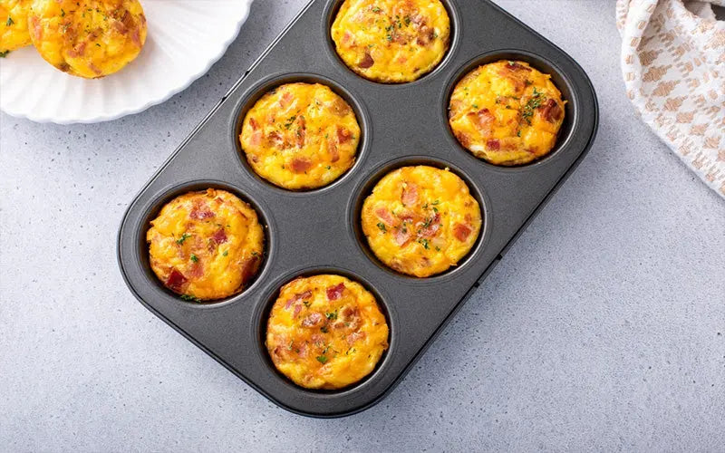 Disposable-Muffin-Tins-Vs.-Regular-Muffin-Tins-A-Comprehensive-Comparison KitchenDance