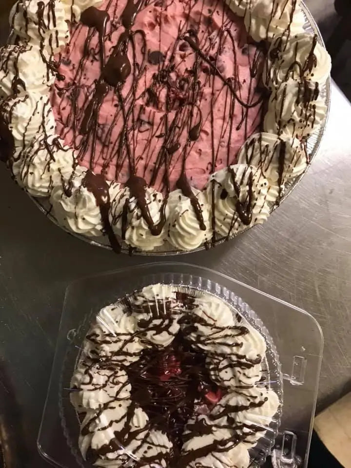 5" Disposable Foil Pie Pan and Plastic Clamshell Container  #501-762 Detroit Forming