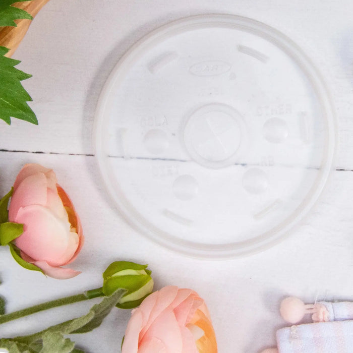 Dart 30-32 oz. Translucent HIPS Plastic Straw-Slotted Lid - Sleeve of 100 - #20SL