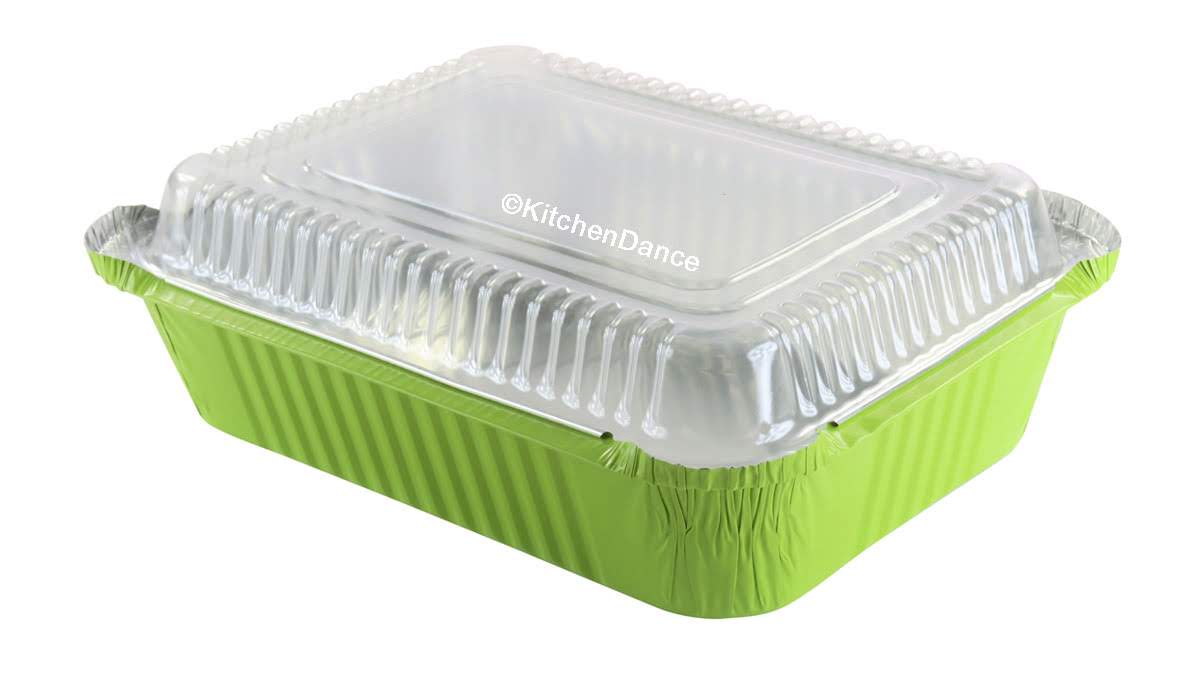 Colored Disposable Aluminum 3.75 Pound Carryout pan w/ Plastic Lid #3227P