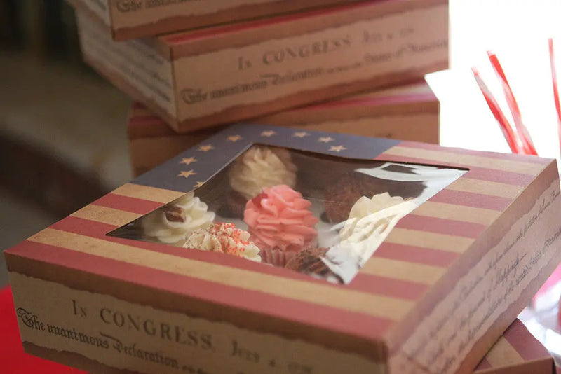 Southern Champion 9 x 9 x 2.5"  American Flag Pie Box #2482 Southern Champion